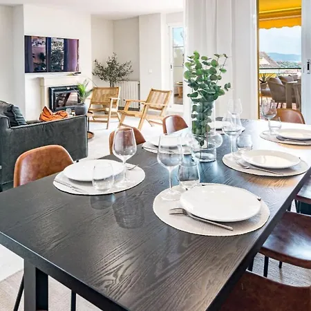 Apartment Stunning With Pool By Costarentals - M36